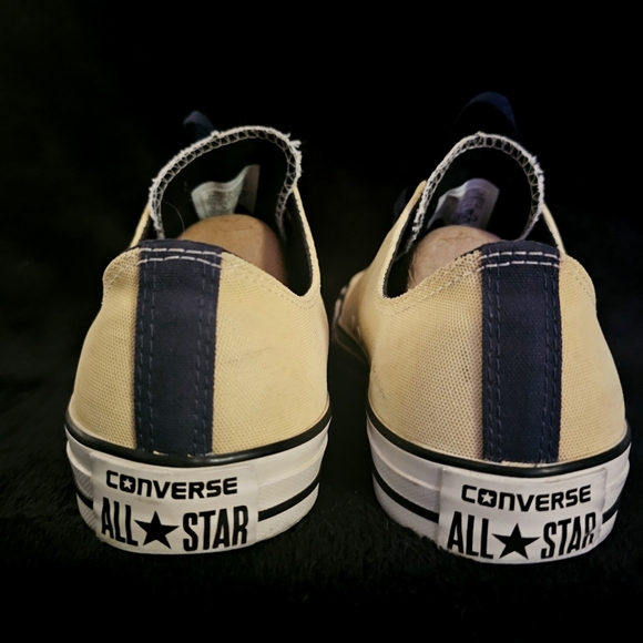 Convers Chuck Taylors - Picture 5 of 5